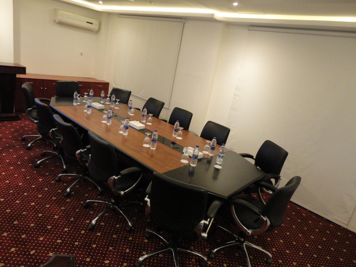 Al Andalus Plaza Hotel Manáma Kültér fotó